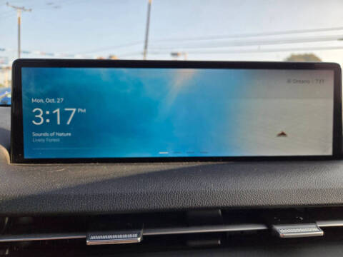 2023 Genesis GV70 2.5T Standard