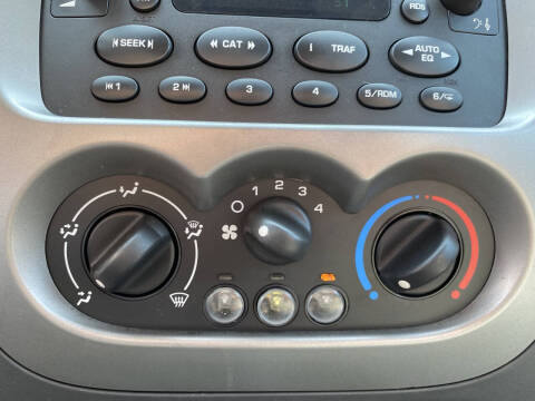 2004 Saturn Ion 3