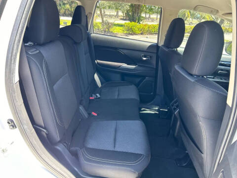 2019 Mitsubishi Outlander ES