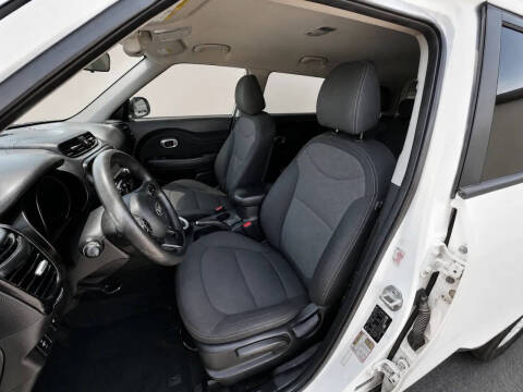 2017 Kia Soul +