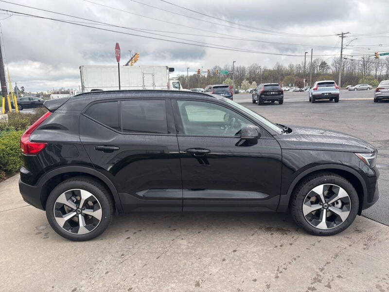 2026 Volvo XC40 B5 Plus