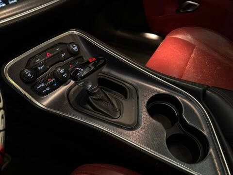 2015 Dodge Challenger SXT Plus