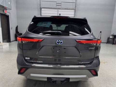 2021 Toyota Highlander Hybrid Platinum