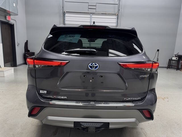 2021 Toyota Highlander Hybrid Platinum