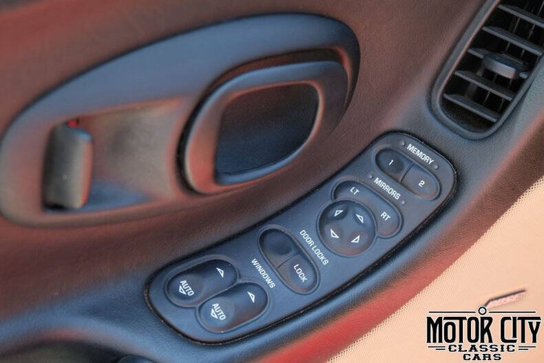 2004 Chevrolet Corvette