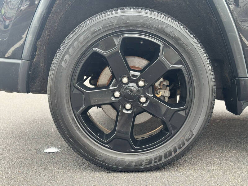 2019 Jeep Grand Cherokee Laredo