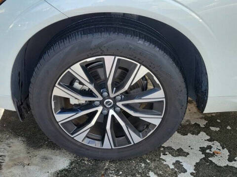 2024 Volvo XC60 B5 Core Dark Theme