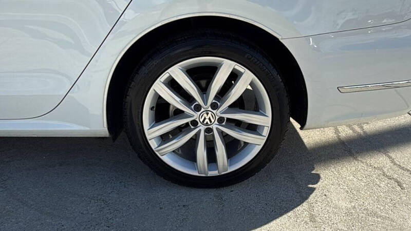 2018 Volkswagen Passat 2.0T SE