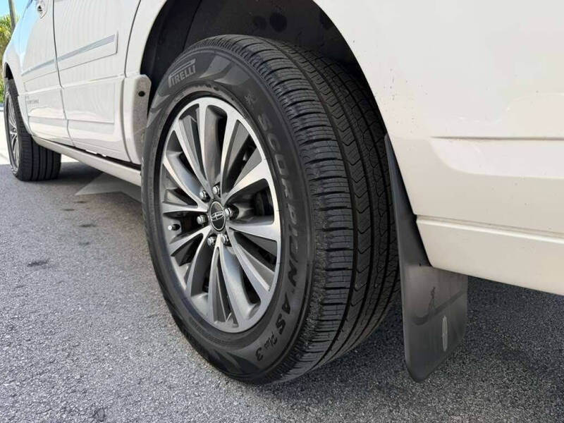 2017 Lincoln Navigator Select