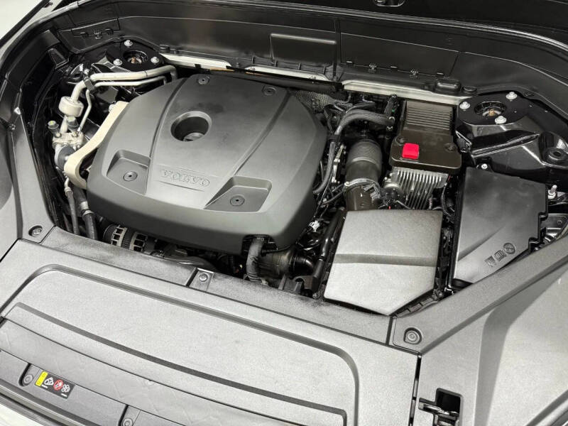 2021 Volvo XC90 T5 Momentum