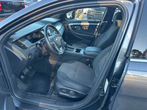 2018 Ford Taurus SEL