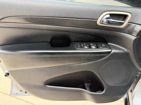 2017 Jeep Grand Cherokee Laredo