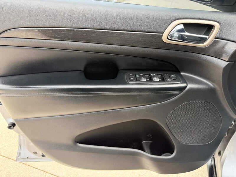 2017 Jeep Grand Cherokee Laredo