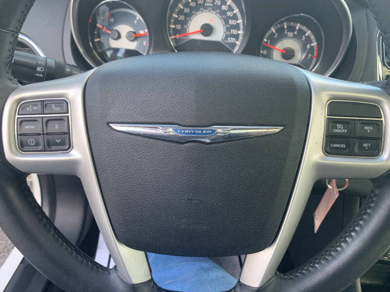 2013 Chrysler 200 Touring