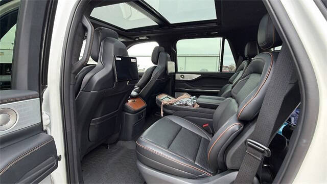 2025 Lincoln Navigator Black Label