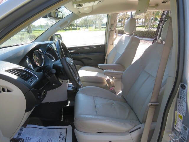 2013 Chrysler Town and Country Limited
