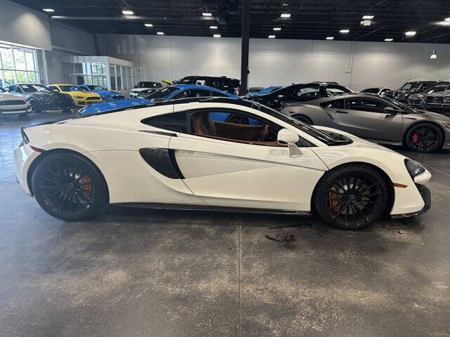 2017 McLaren 570GT