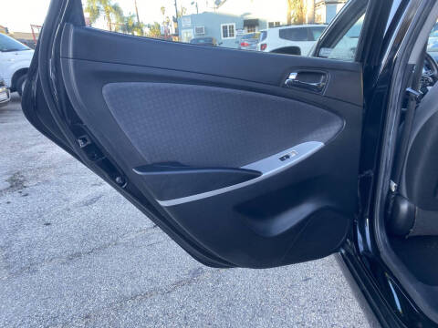 2013 Hyundai Accent SE