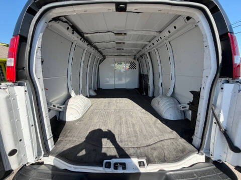 2022 Chevrolet Express 2500