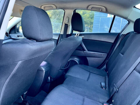 2013 Mazda MAZDA3 i SV