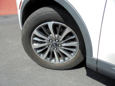 2019 Lincoln Nautilus Select