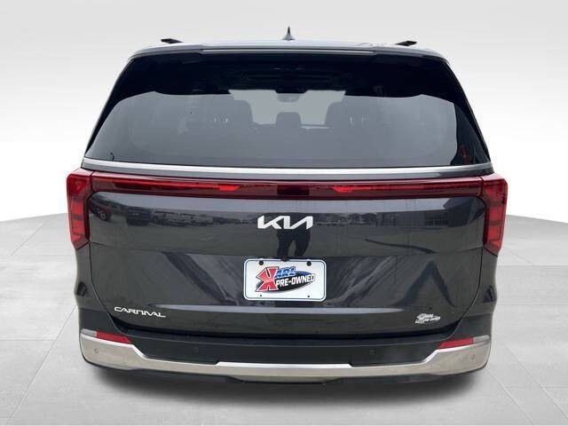 2025 Kia Carnival SX