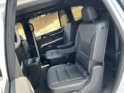 2025 GMC Acadia Denali