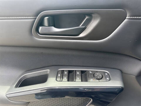 2024 Nissan Pathfinder S