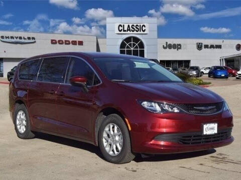 2020 Chrysler Voyager
