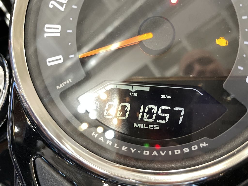 2019 Harley-Davidson® FLHCS - Heritage Classic 114 3