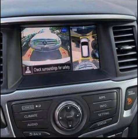 2017 Nissan Pathfinder SL