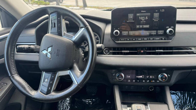 2022 Mitsubishi Outlander SE