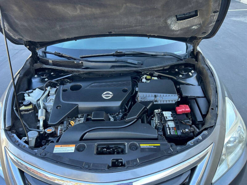 2014 Nissan Altima null photo 19