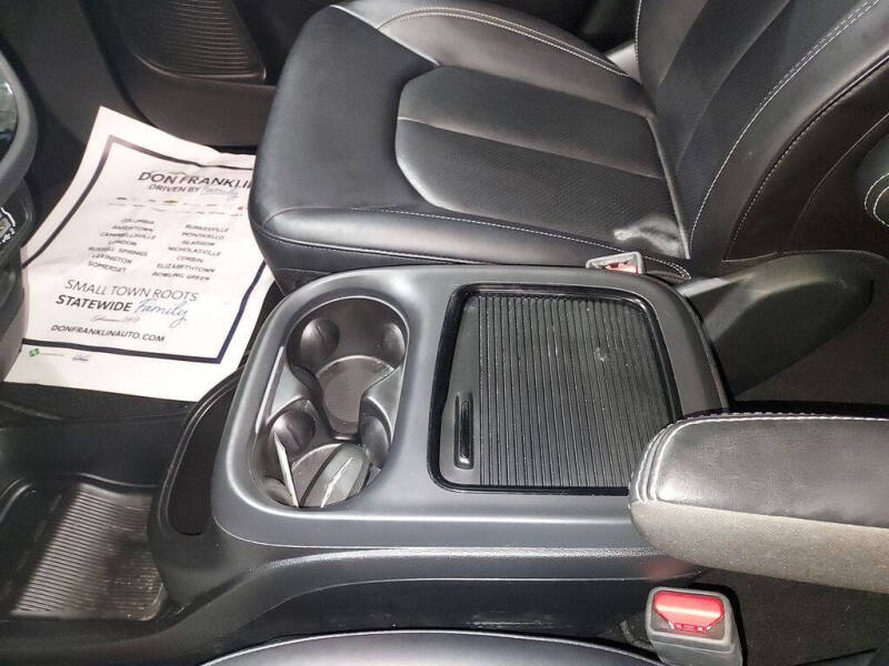 2024 Chrysler Pacifica Plug-In Hybrid Select