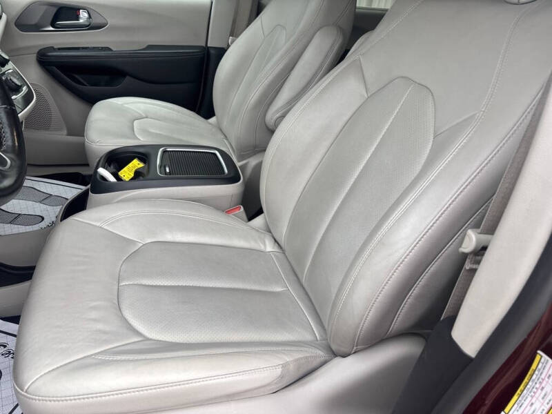 2021 Chrysler Pacifica Touring L