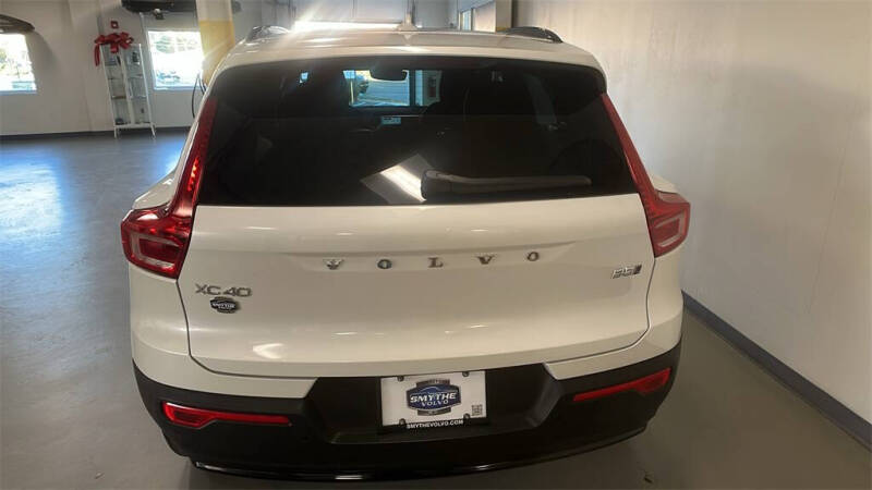 2026 Volvo XC40 B5 Ultra