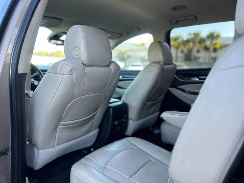 2020 Buick Enclave Essence