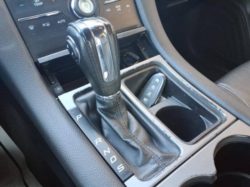 2018 Ford Taurus SEL