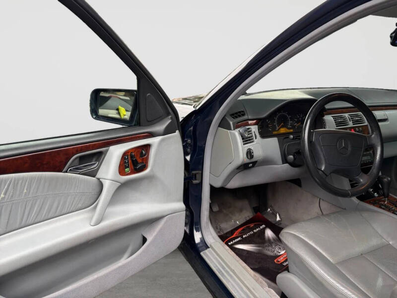 1999 Mercedes-Benz E-Class E 320