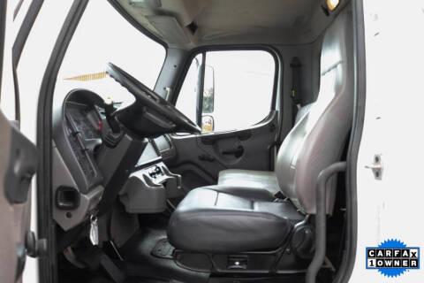 2019 Freightliner M2 106