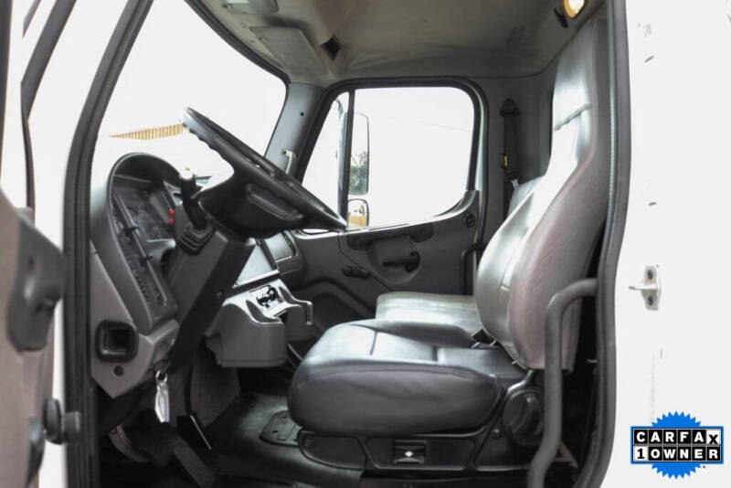 2019 Freightliner M2 106