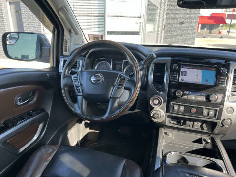 2017 Nissan Titan Platinum Reserve
