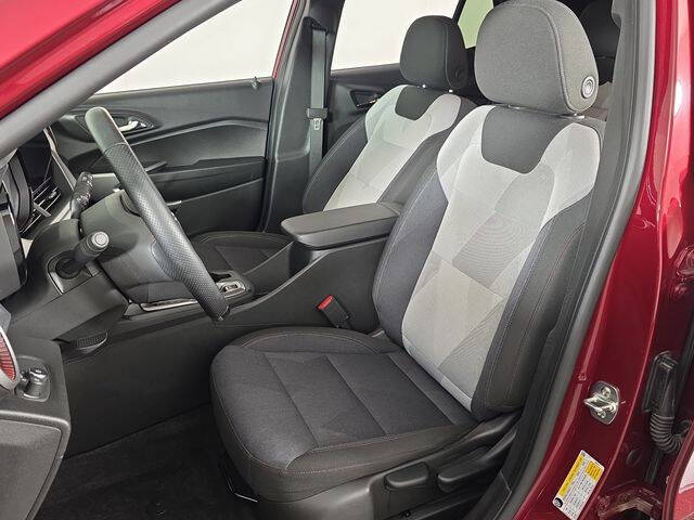 2025 Chevrolet Trax RS
