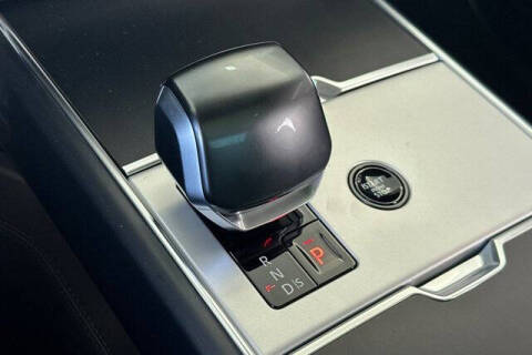 2025 Land Rover Range Rover P615 SV