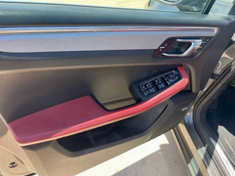 2015 Porsche Macan S