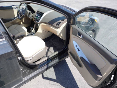 2012 Hyundai Accent GLS