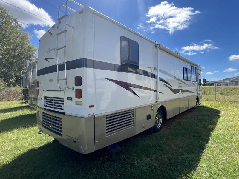 2001 Winnebago Journey 36L