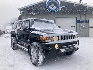 2006 HUMMER H3 for sale at Chuckie Bizzarro's Fleetwing Auto in Erie, PA