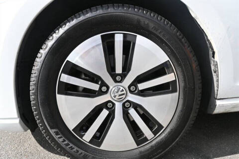 2016 Volkswagen e-Golf SE