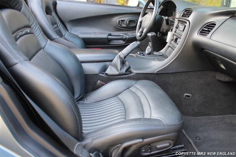 2004 Chevrolet Corvette 27
